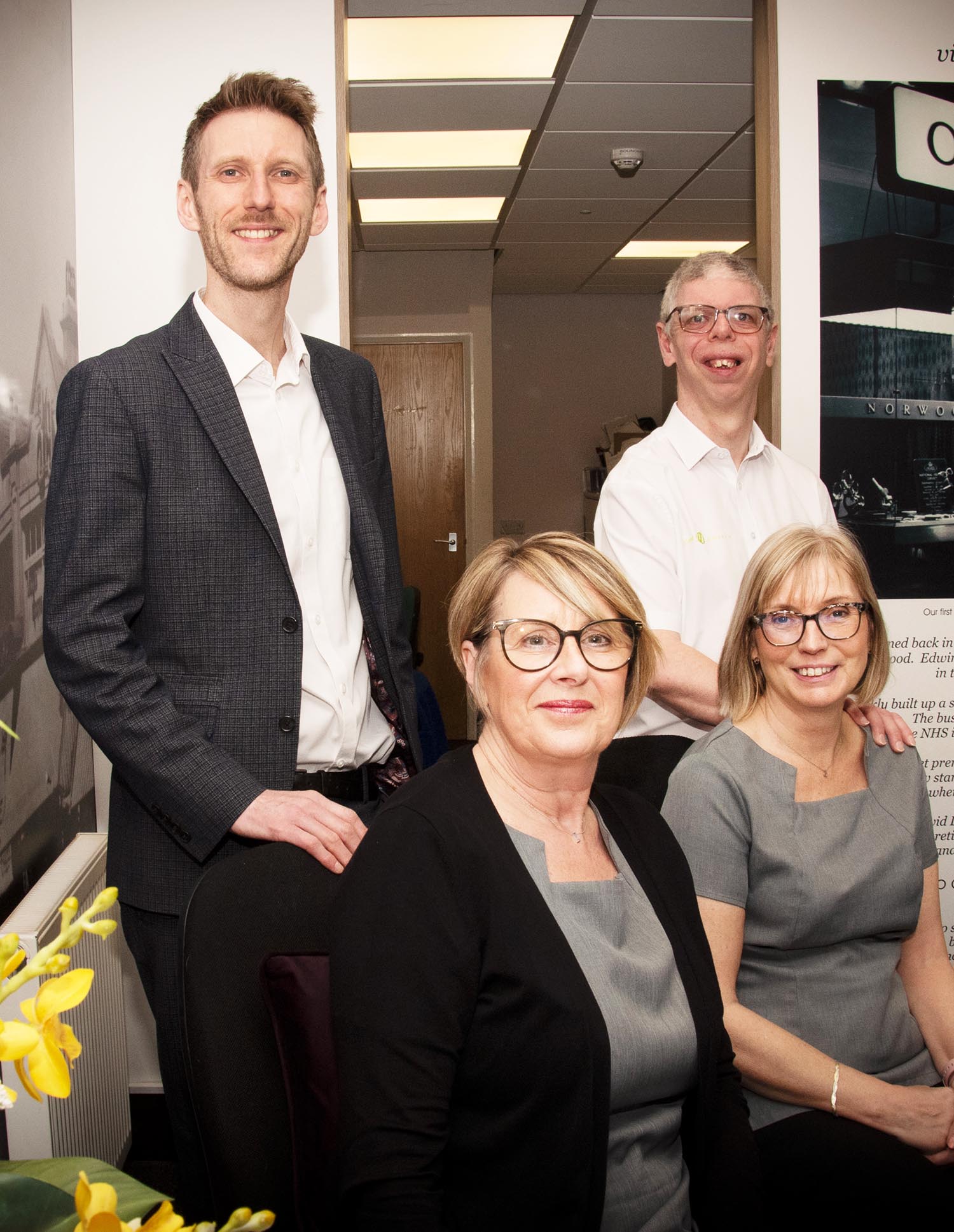 opticians-barnsley-norwood-perrin-eye-test norwood-perrin-team-opticians-barnsley